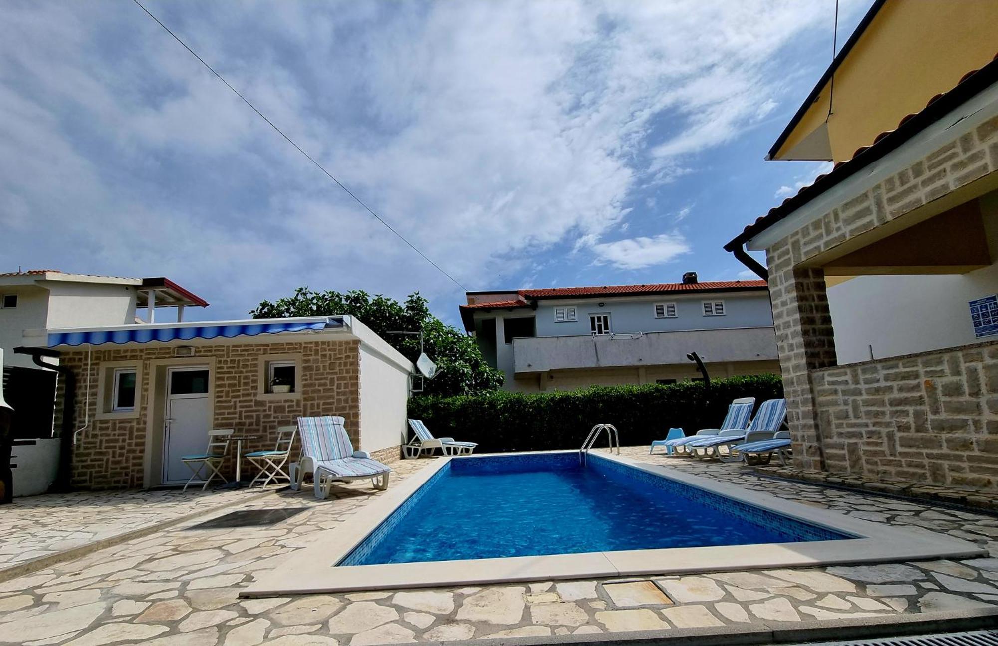 Ara-Zarok Villa Baska  Luaran gambar